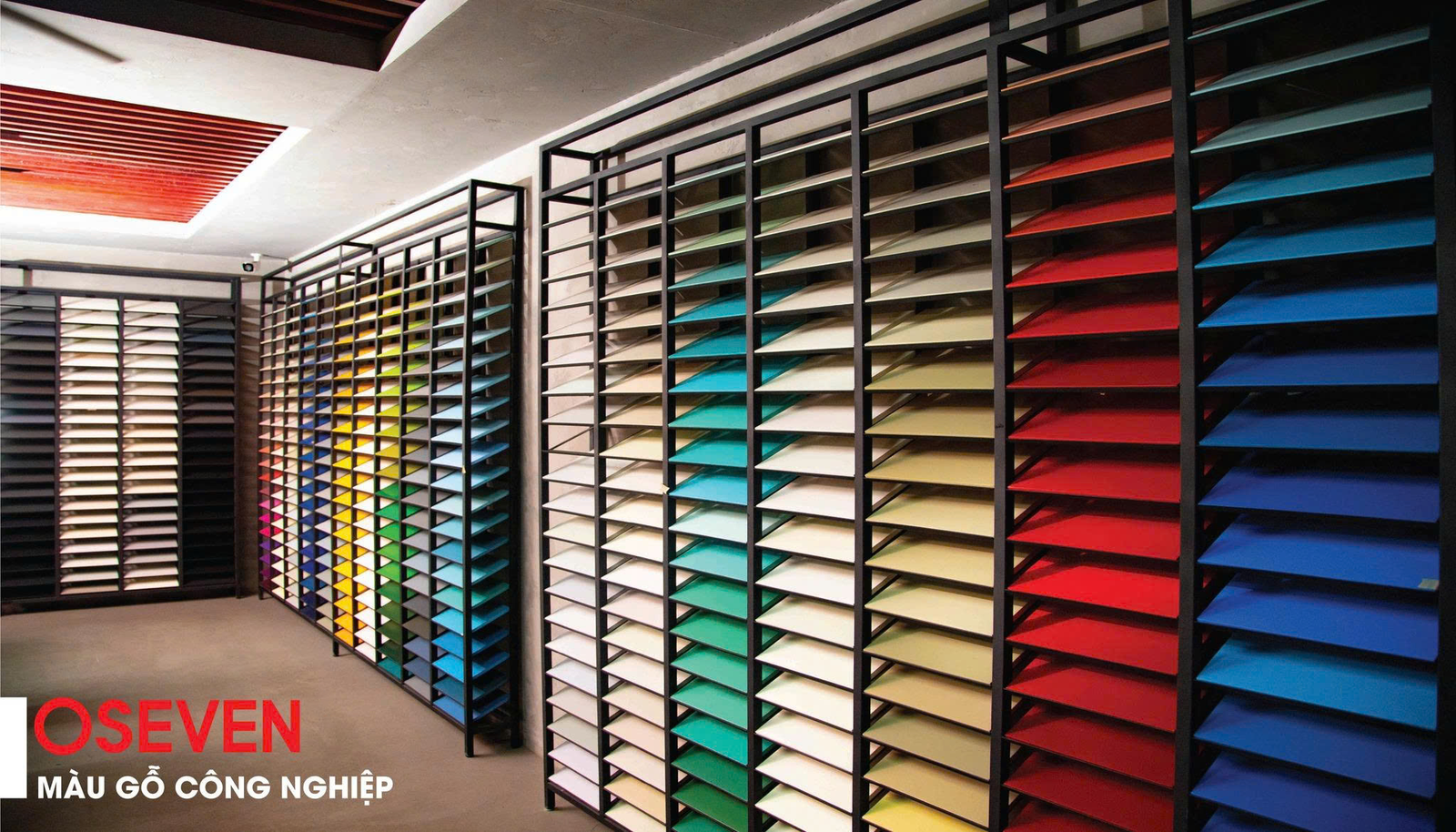 Gỗ công nghiệp có sơn được không? Giải pháp hoàn hảo từ sơn OSEVEN!